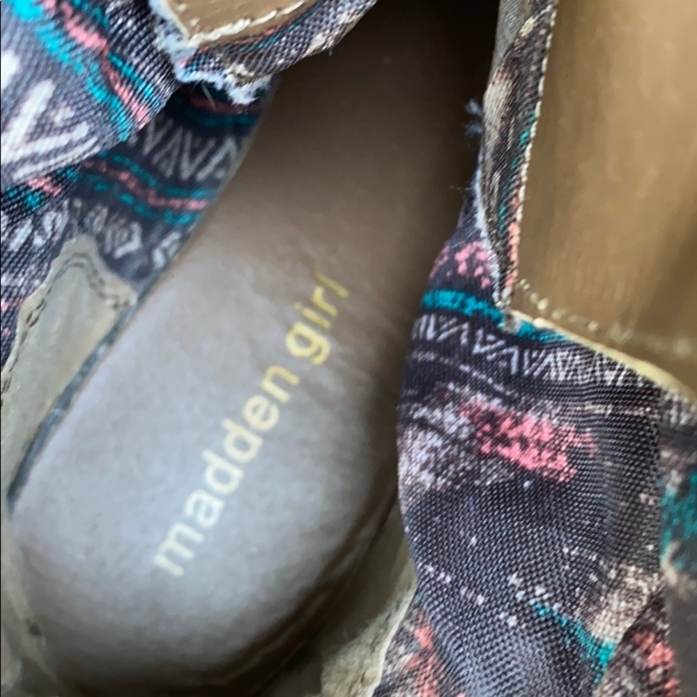 Boots - Picture 5 of 7